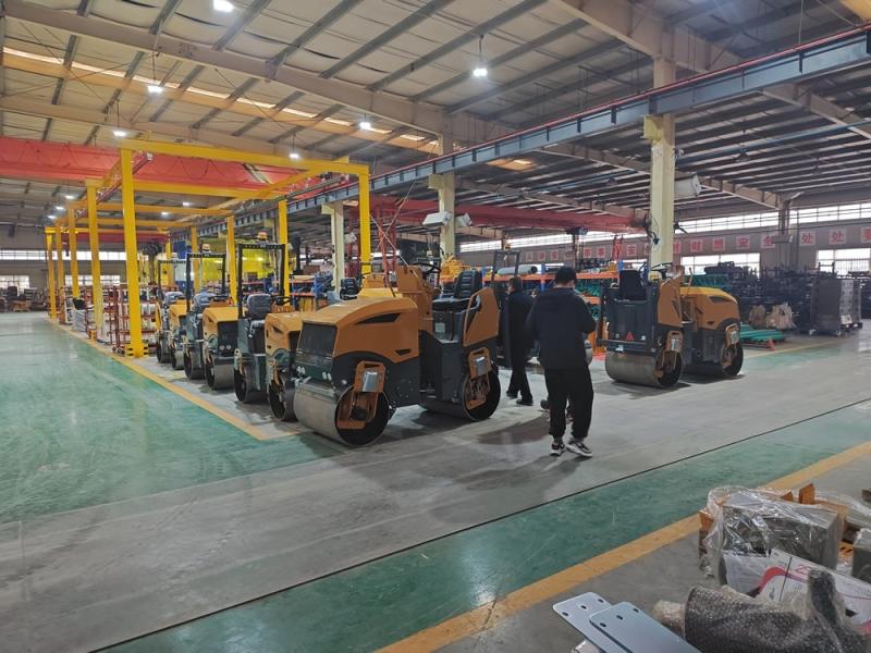 小型壓路機價格不能盲從，先把知識來學(xué)起！