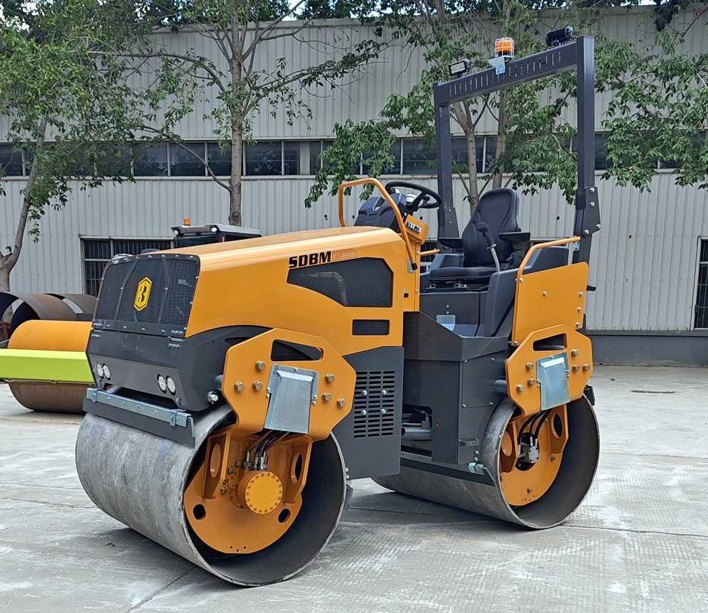 奔馬5噸小型座駕壓路機(jī)BM5000